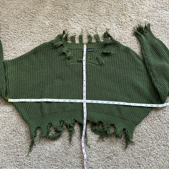 Zaful Army Green Loose Ripped V Neck Sweater One Size - Picture 11 of 14